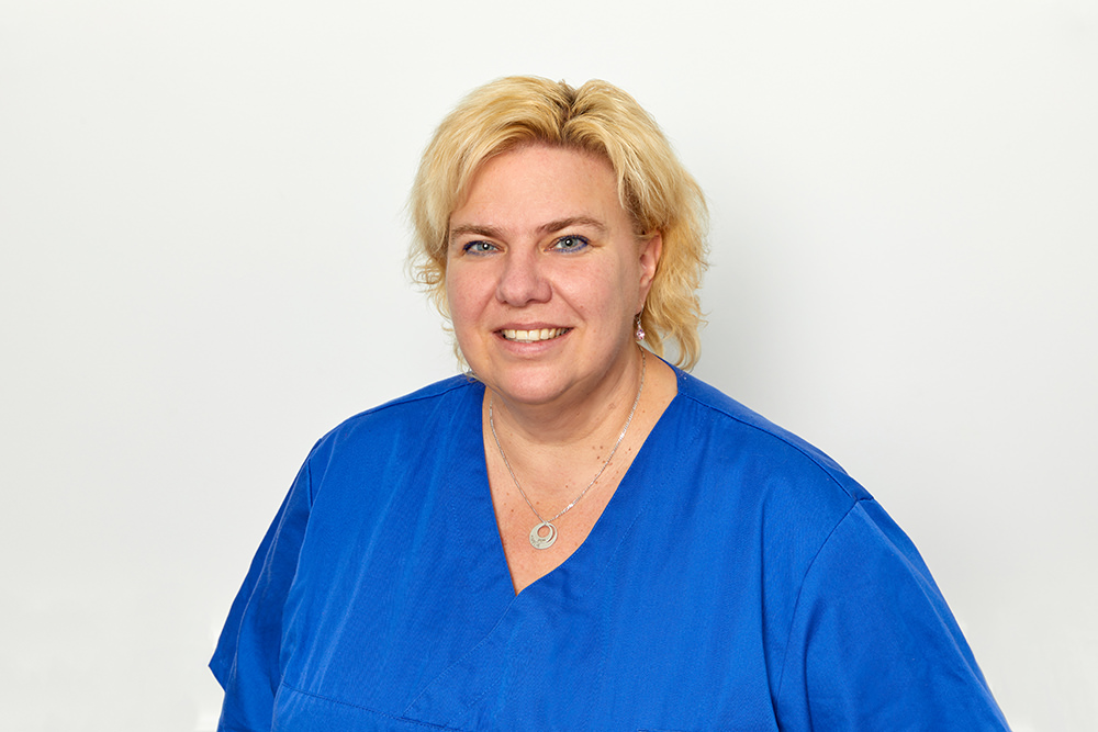 Zahnarzt Neuburg – Praxis Reubel – Team – Sylvi Henning Zahnarzt Neuburg - Praxis Reubel - Team - Sylvi Henning